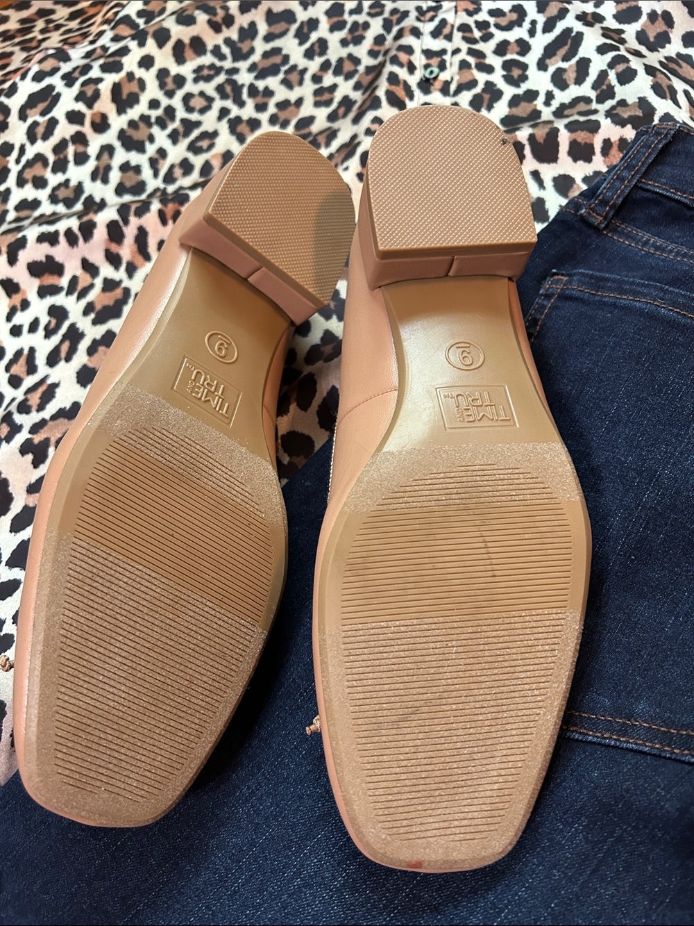 Classic Women’s Ballet Flats - Picture 4 of 8